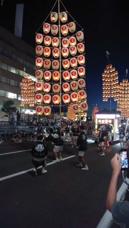 8月3日　秋田：竿灯まつり