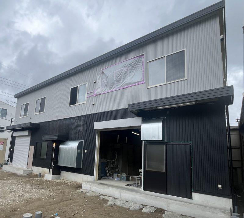 神奈川県：プレハブ事務所・工場　2階建て　9間ｘ4間