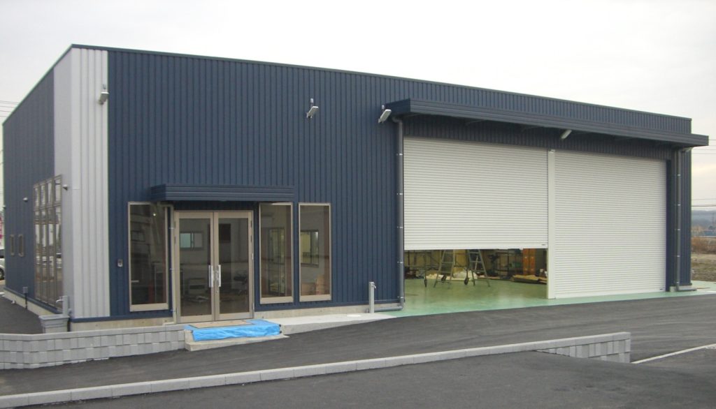 自動車修理工場兼店舗（埼玉県東松山市）の施工事例