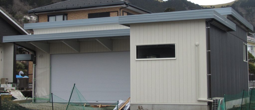 パネル式プレハブ事務所/ガレージ倉庫（神奈川県）の施工事例