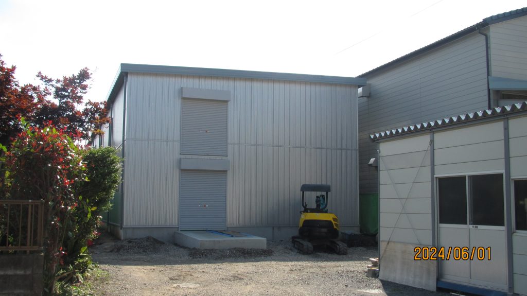 軽量鉄骨プレハブ2階建て倉庫（埼玉県）の施工事例