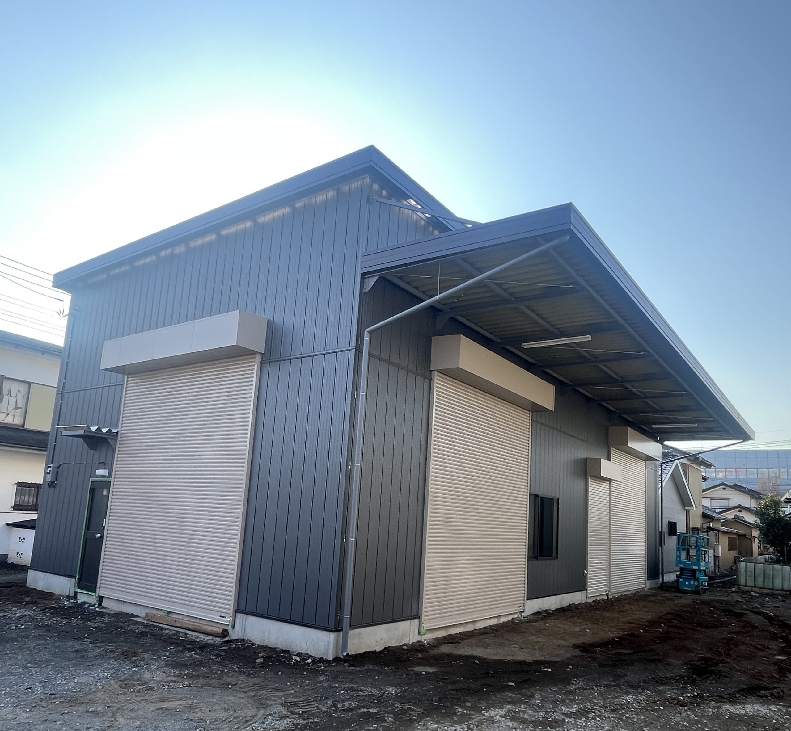 プレハブ倉庫新築工事の施工写真